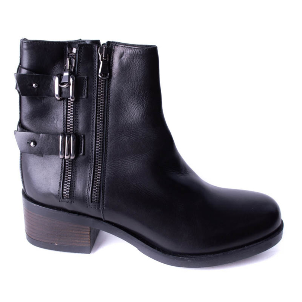 QUE BLACK ANKLE BOOTS | WOMENS SIZE 39